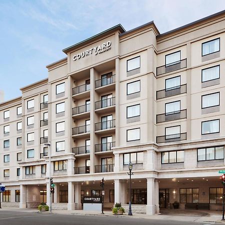 Courtyard Milwaukee Downtown Hotel Ngoại thất bức ảnh