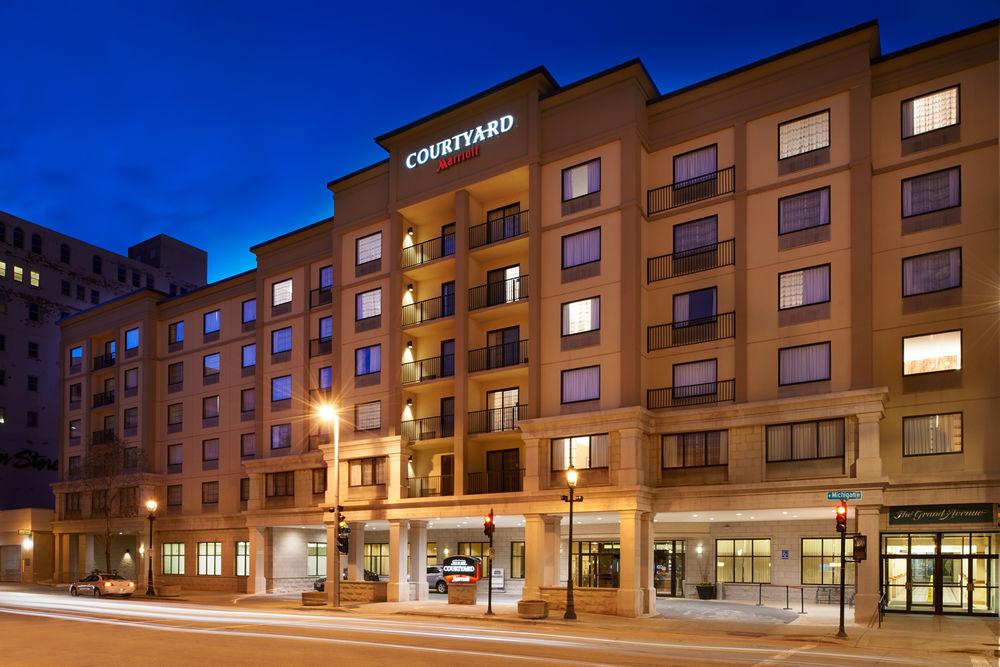 Courtyard Milwaukee Downtown Hotel Ngoại thất bức ảnh