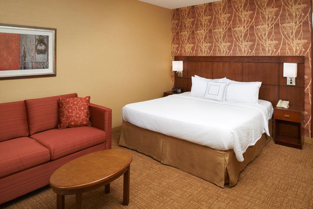 Courtyard Milwaukee Downtown Hotel Ngoại thất bức ảnh