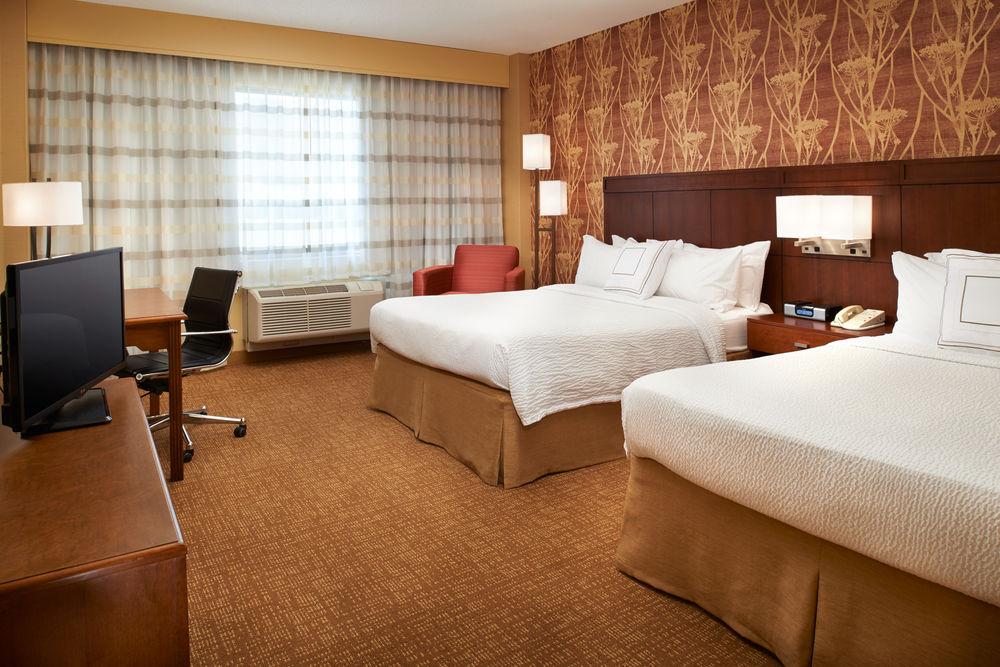 Courtyard Milwaukee Downtown Hotel Ngoại thất bức ảnh