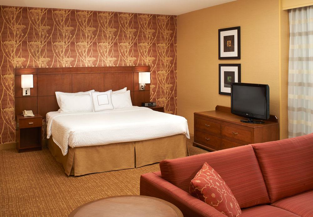 Courtyard Milwaukee Downtown Hotel Ngoại thất bức ảnh