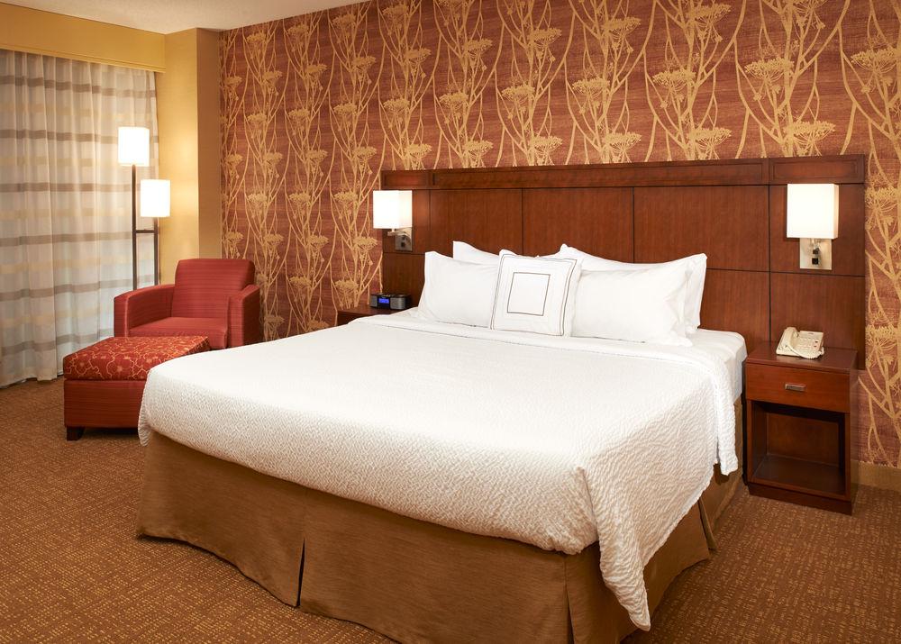 Courtyard Milwaukee Downtown Hotel Ngoại thất bức ảnh