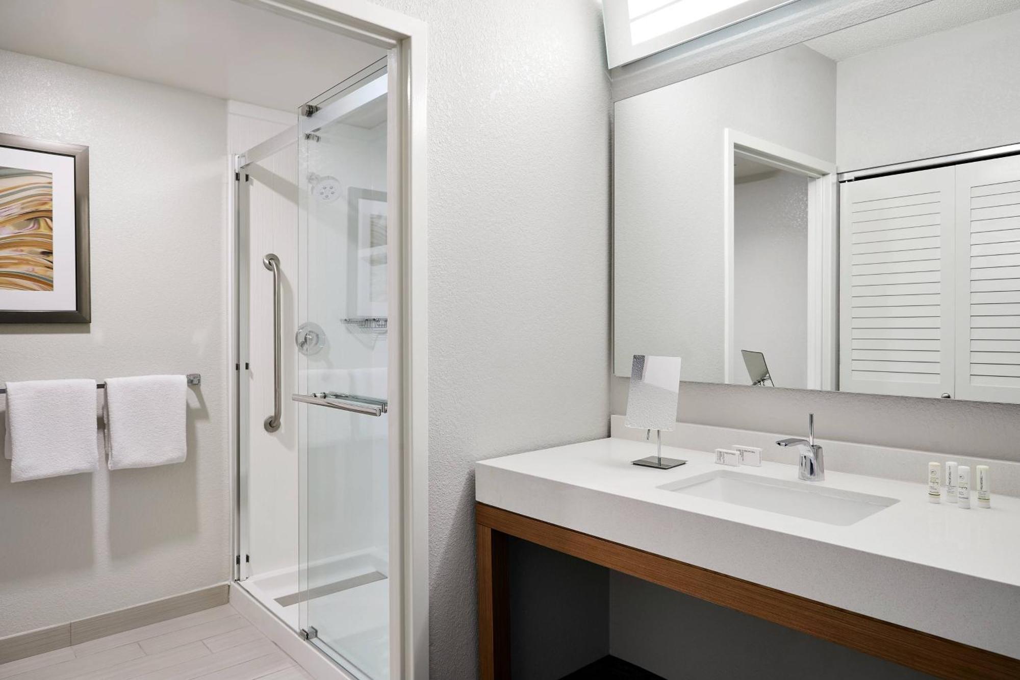 Courtyard Milwaukee Downtown Hotel Ngoại thất bức ảnh