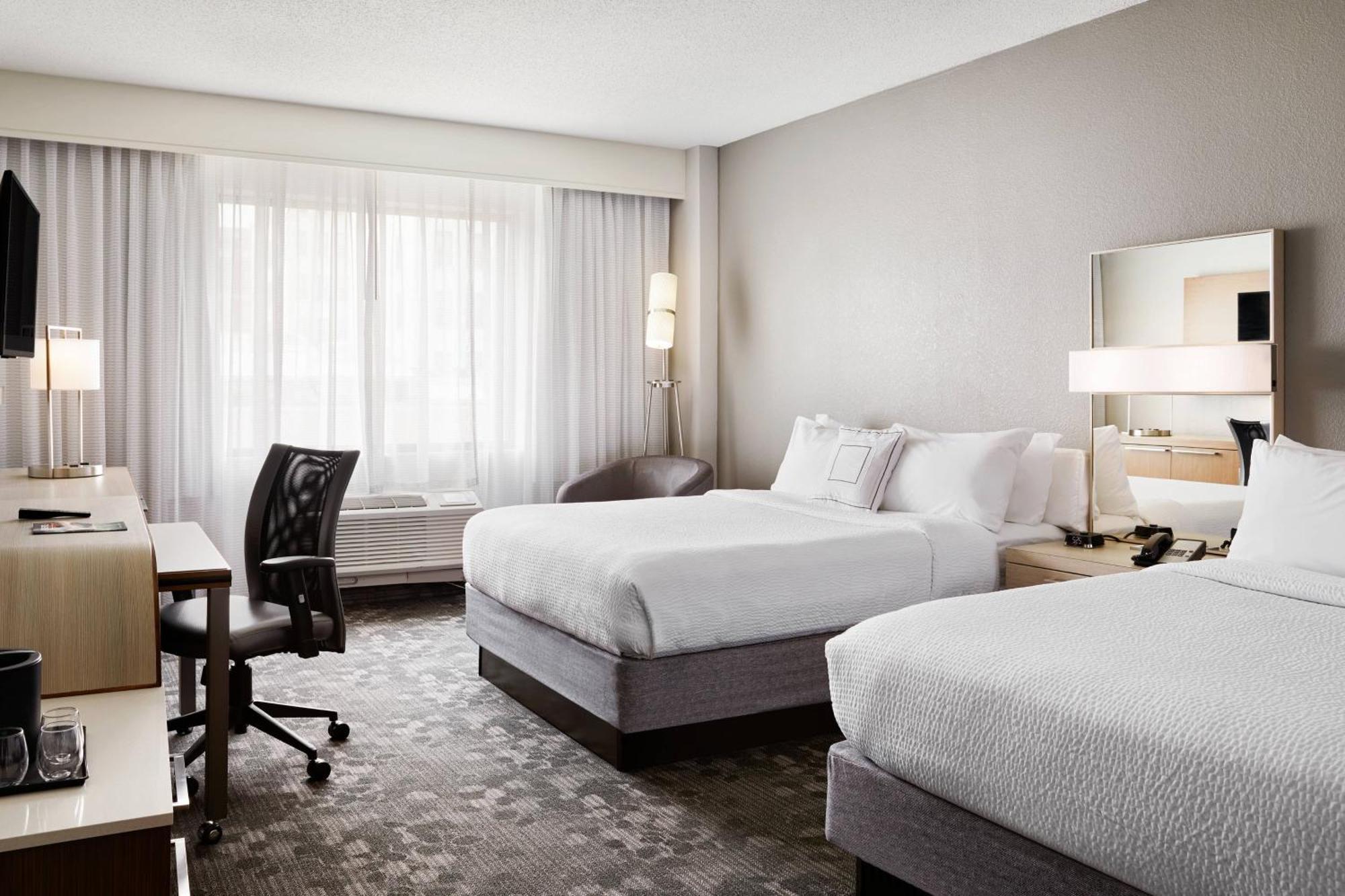 Courtyard Milwaukee Downtown Hotel Ngoại thất bức ảnh