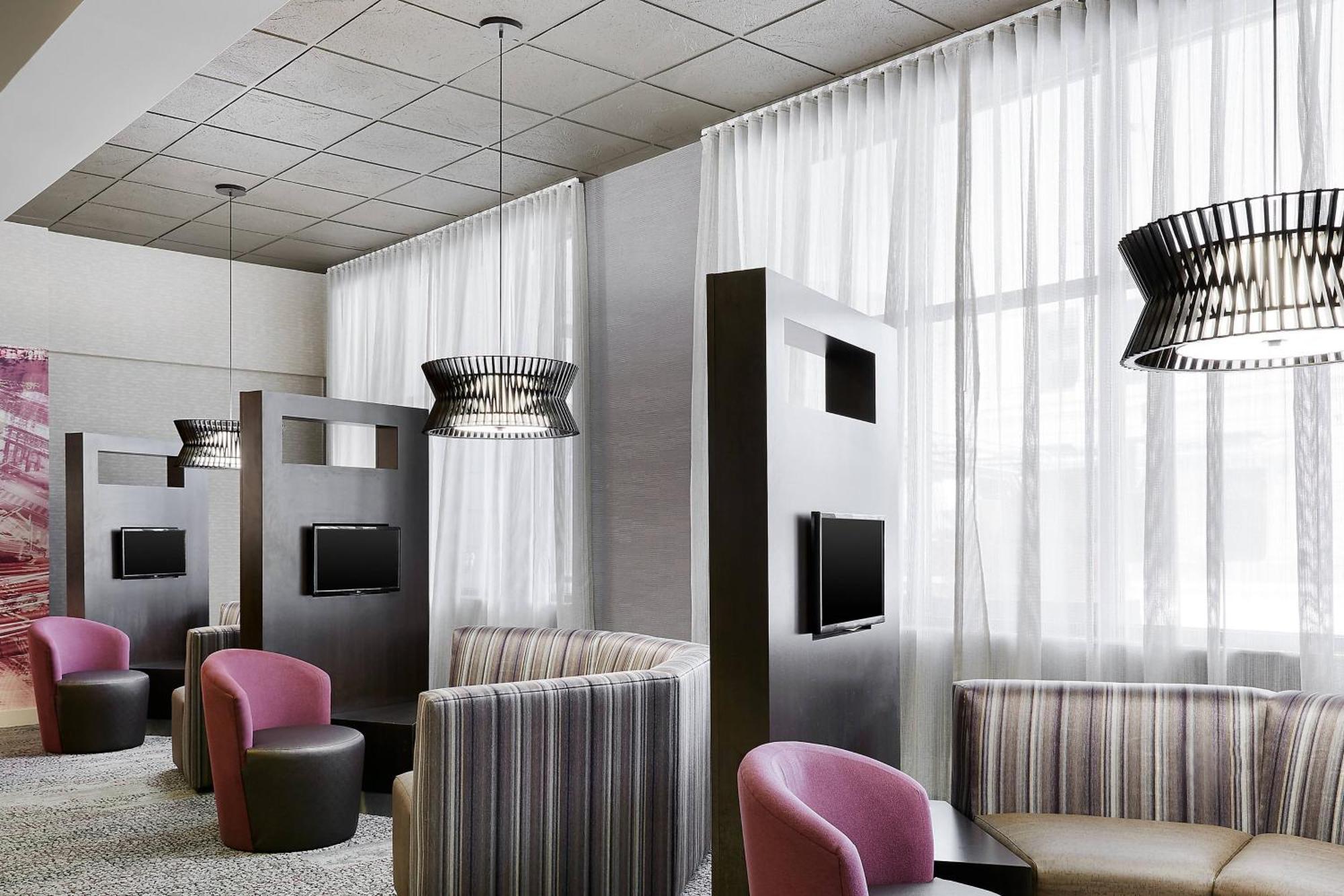 Courtyard Milwaukee Downtown Hotel Ngoại thất bức ảnh
