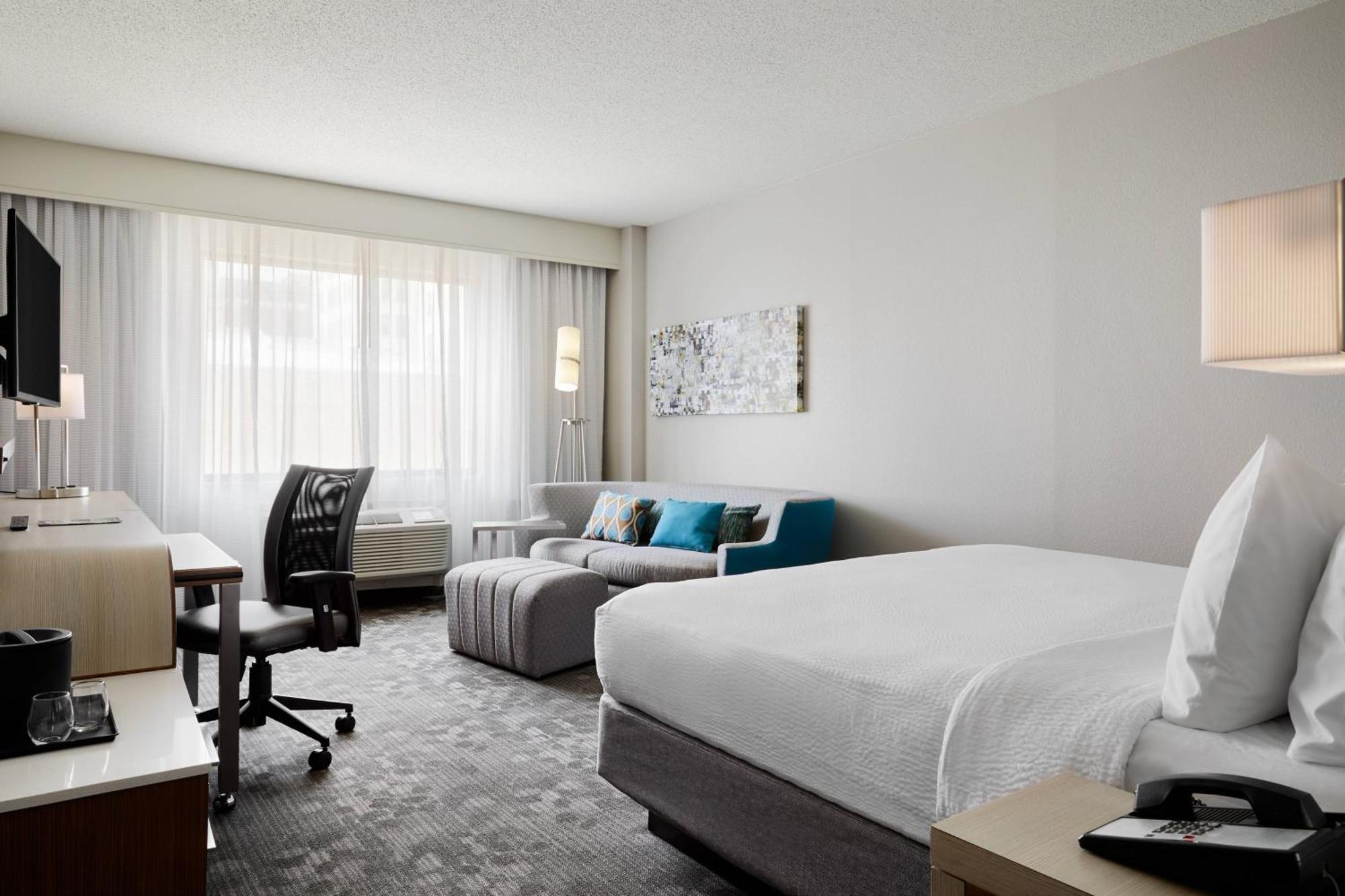 Courtyard Milwaukee Downtown Hotel Ngoại thất bức ảnh